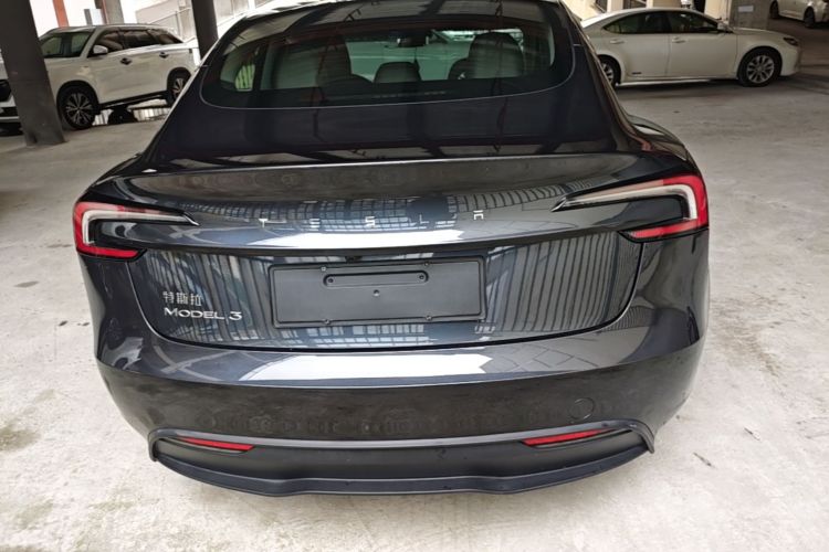 Tesla Model 3 2025 car image #6