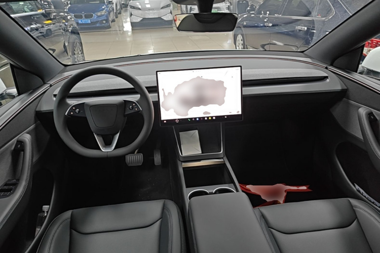 Tesla Model Y 2026 #10 Tesla Model Y 2026 car image #10