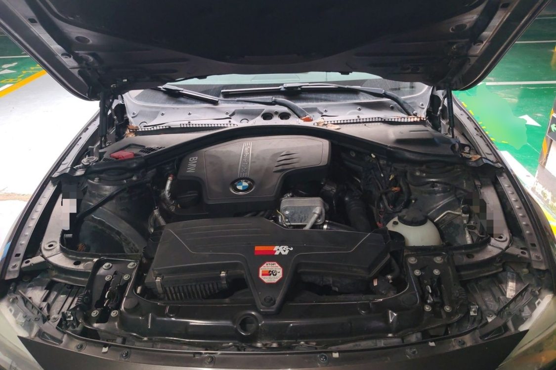 BMW 3 Series 2012 car image #10