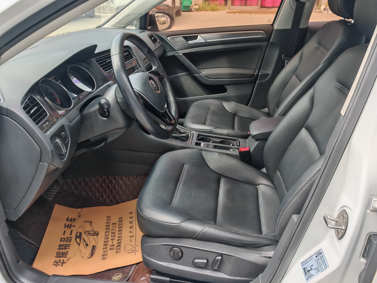 Volkswagen Golf 2018 car image #4