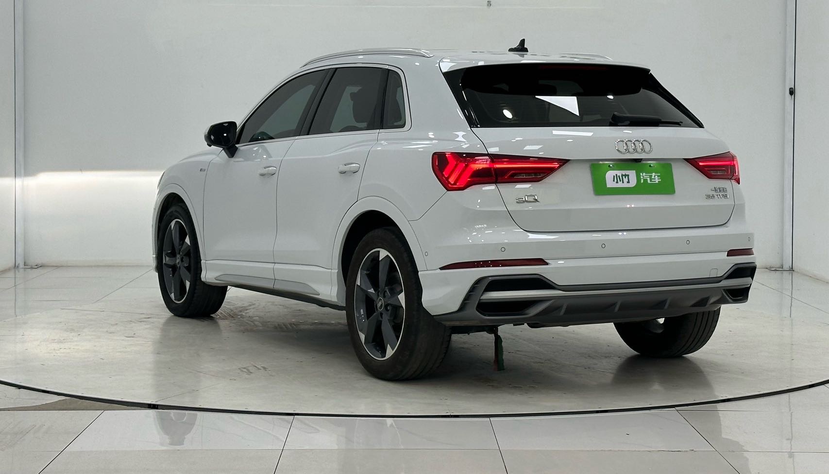 Audi Q3 2022 car image #4