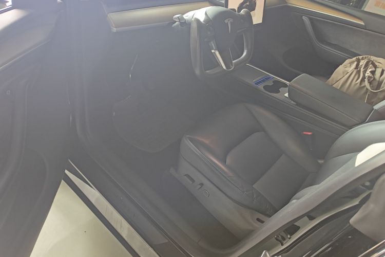 Tesla Model Y 2021 #16 Tesla Model Y 2021 car image #16
