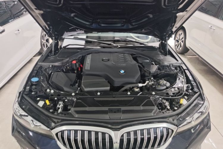 BMW 3 Series 2024 immagine di auto #22