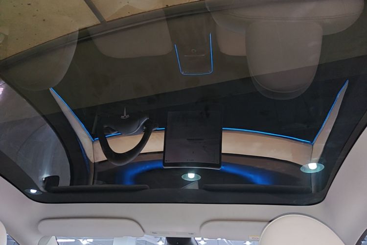 Tesla Model Y 2023 car image #18