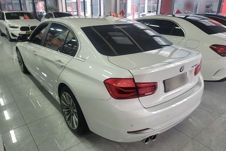 BMW 3 Series 2019 car image #5