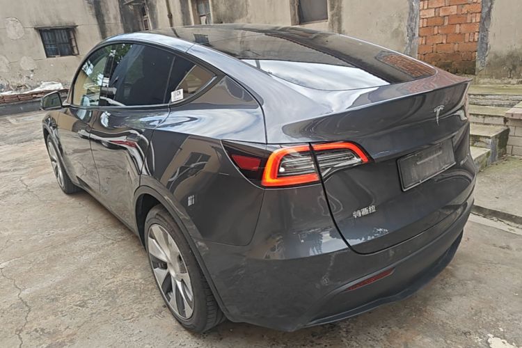 Tesla Model Y 2021 #5 Tesla Model Y 2021 car image #5