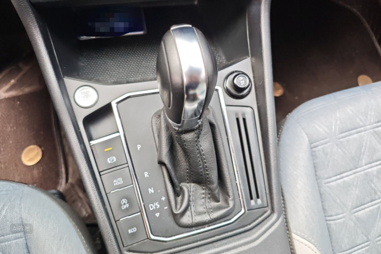 Volkswagen Lavida 2022 car image #16