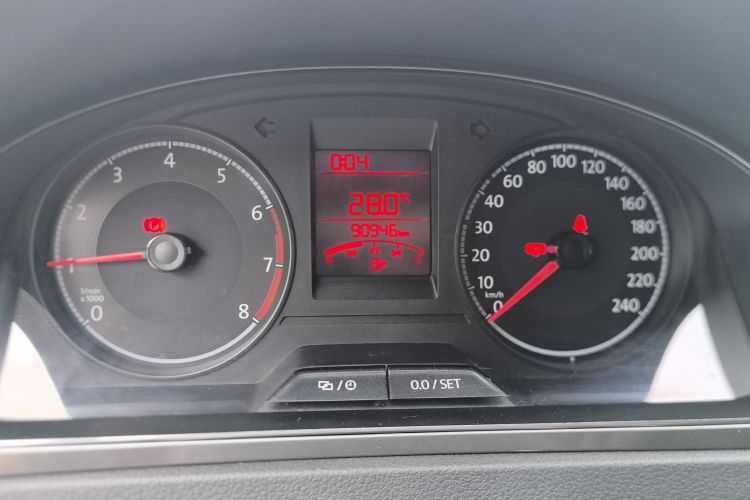 Volkswagen Santana 2016 car image #12