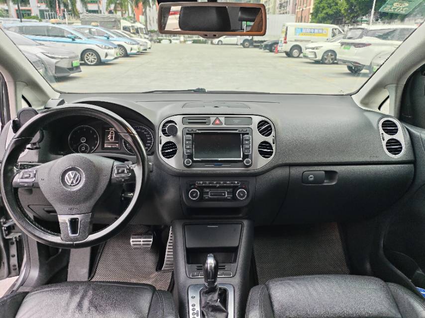 Volkswagen Golf (Imported) 2013 car image #7