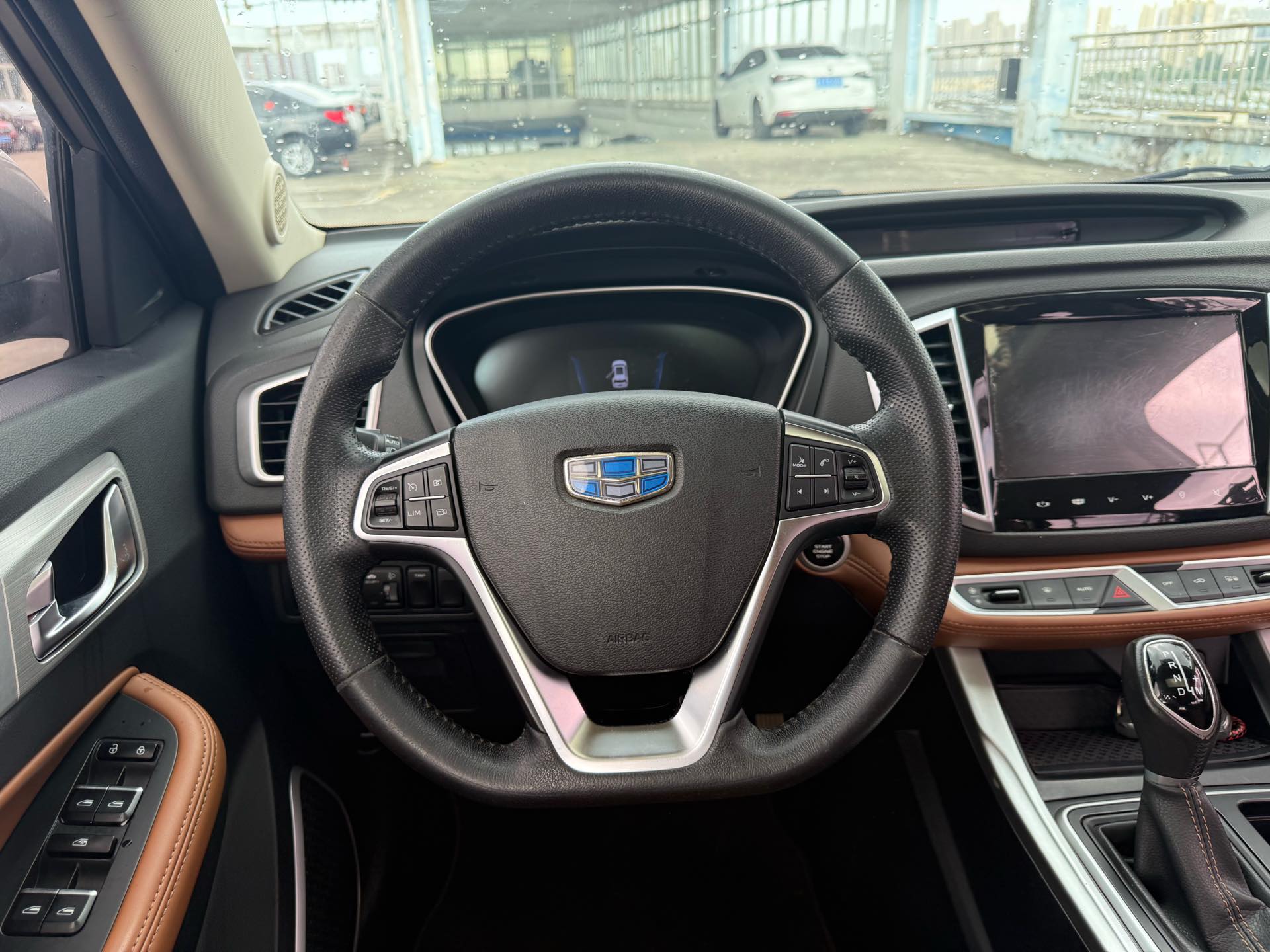 GEELY Vision X6 2019 car image #5