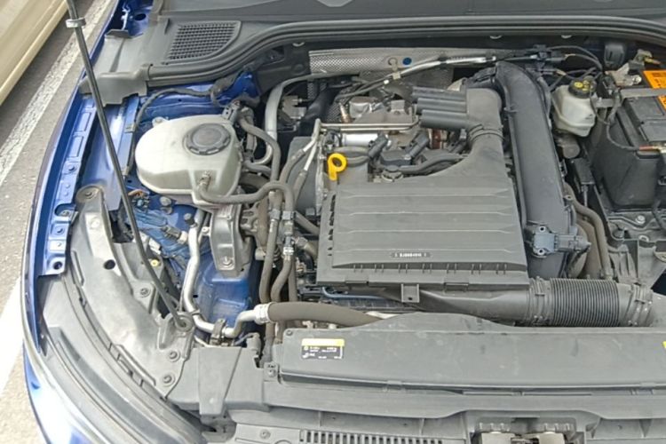 Volkswagen Golf 2021 car image #23