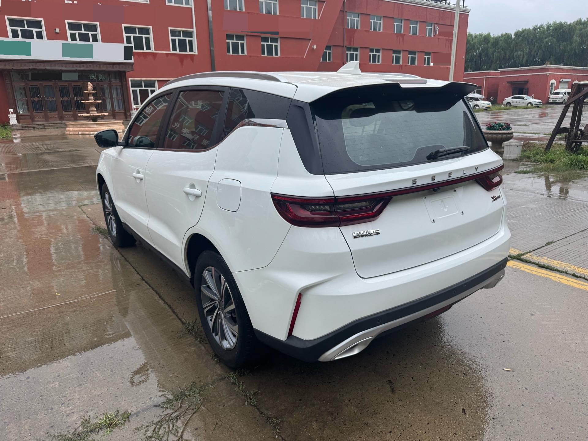 GEELY Vision X6 2022 car image #5