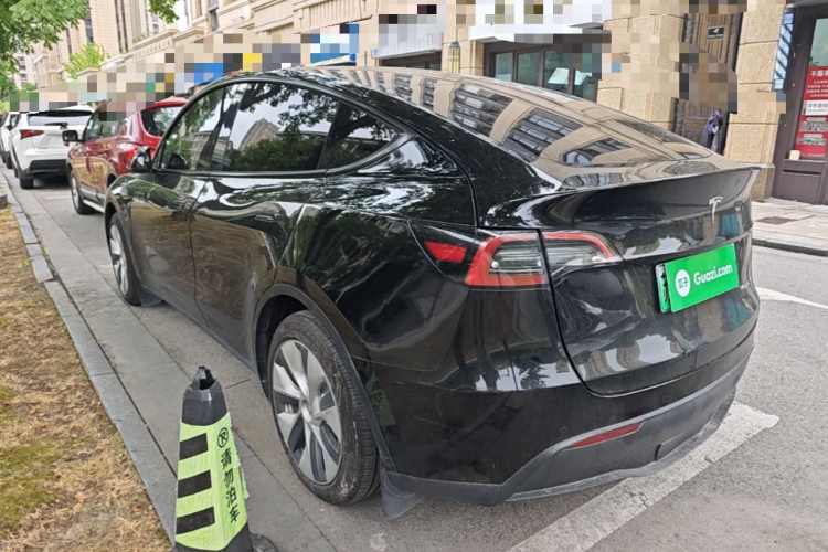 Tesla Model Y 2023 #7 Tesla Model Y 2023 car image #7