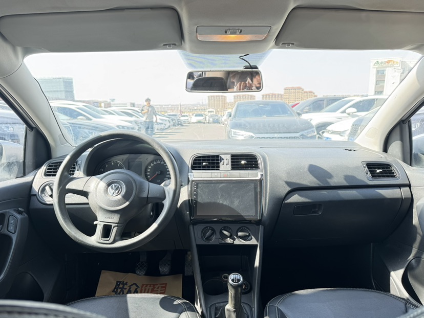 Volkswagen Polo 2013 car image #8