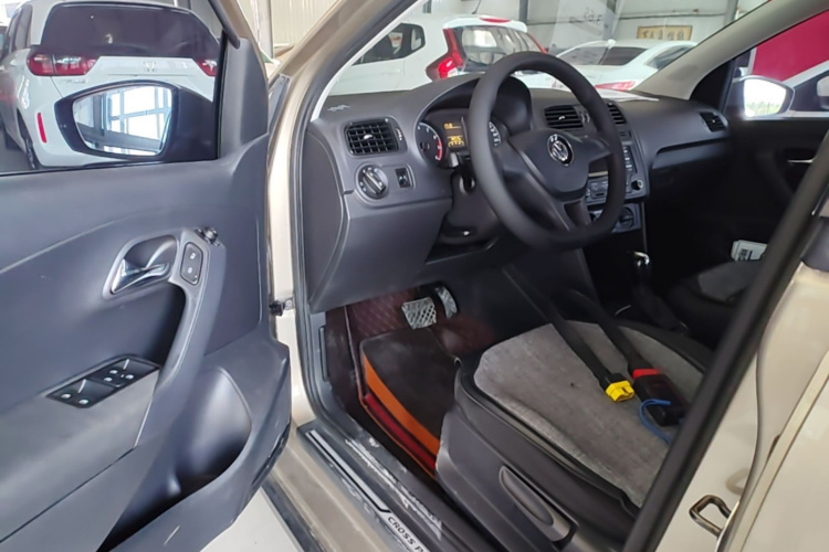 Volkswagen Polo 2016 #16 Volkswagen Polo 2016 car image #16
