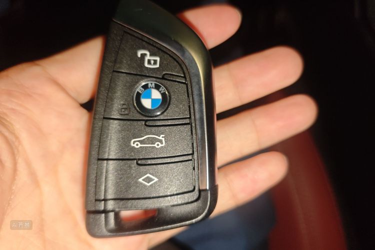 BMW 3 Series 2024 car image #10