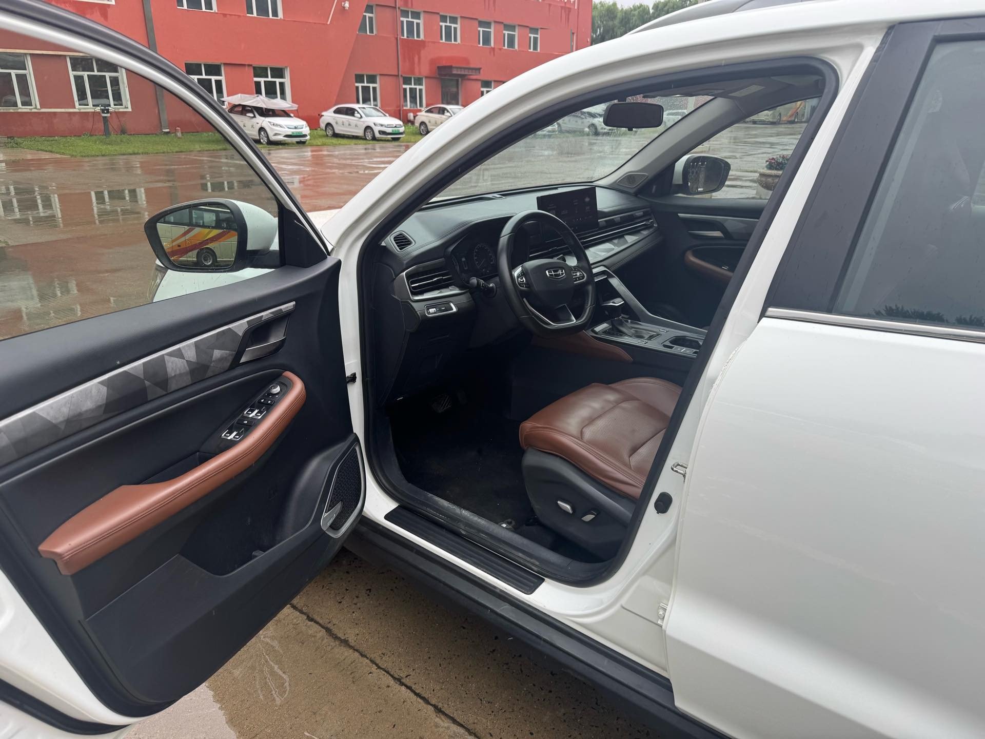 GEELY Vision X6 2022 car image #6