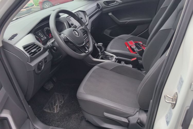 Volkswagen T-Cross 2020 image de voiture #15