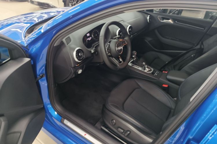 Audi A3 2019 car image #16