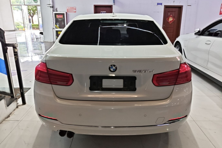 BMW 3 Series 2017 #4 BMW 3 Series 2017 car image #4