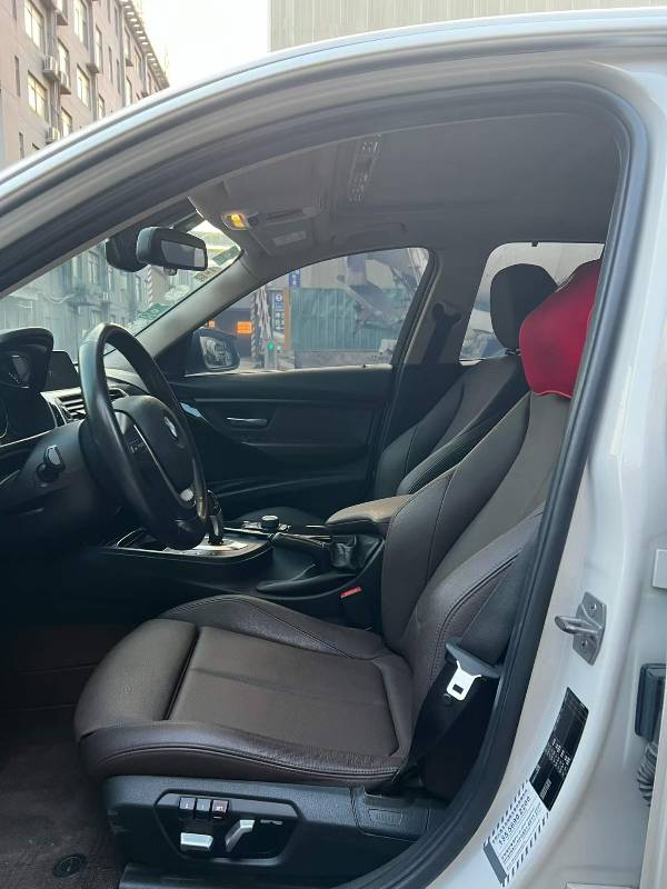 BMW 3 Series 2018 #7 BMW 3 Series 2018 car image #7