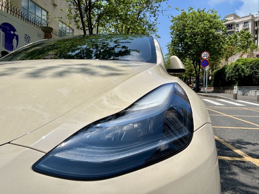 Tesla Model Y 2023 car image #9