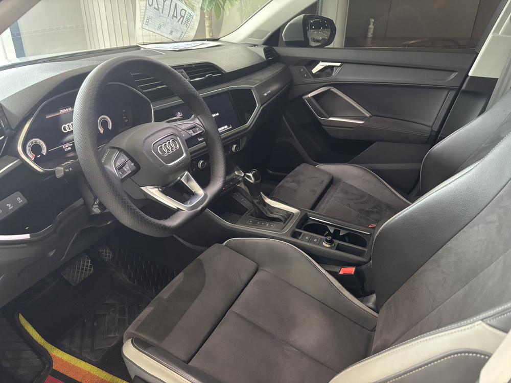 Audi Q3 2022 car image #20