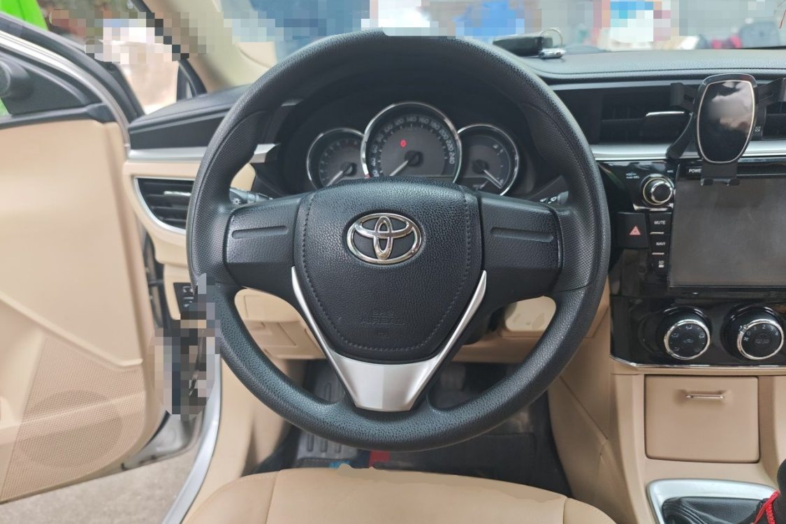 Toyota Corolla 2015 #22 Toyota Corolla 2015 car image #22