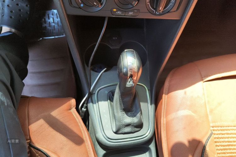 Volkswagen Polo 2017 car image #16