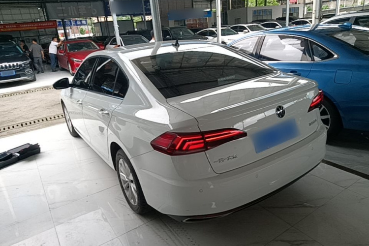 Volkswagen Bora 2021 car image #5