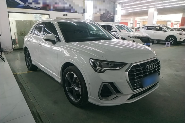 Audi Q3 2021 car image #6