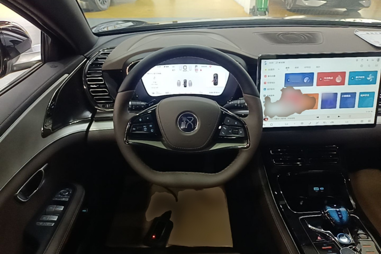 BYD Han 2025 car image #11