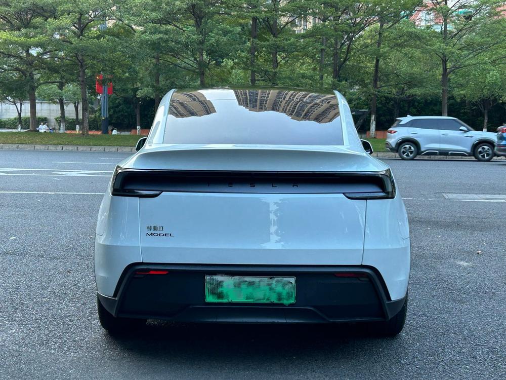 Tesla Model Y 2025 #5 Tesla Model Y 2025 immagine di auto #5