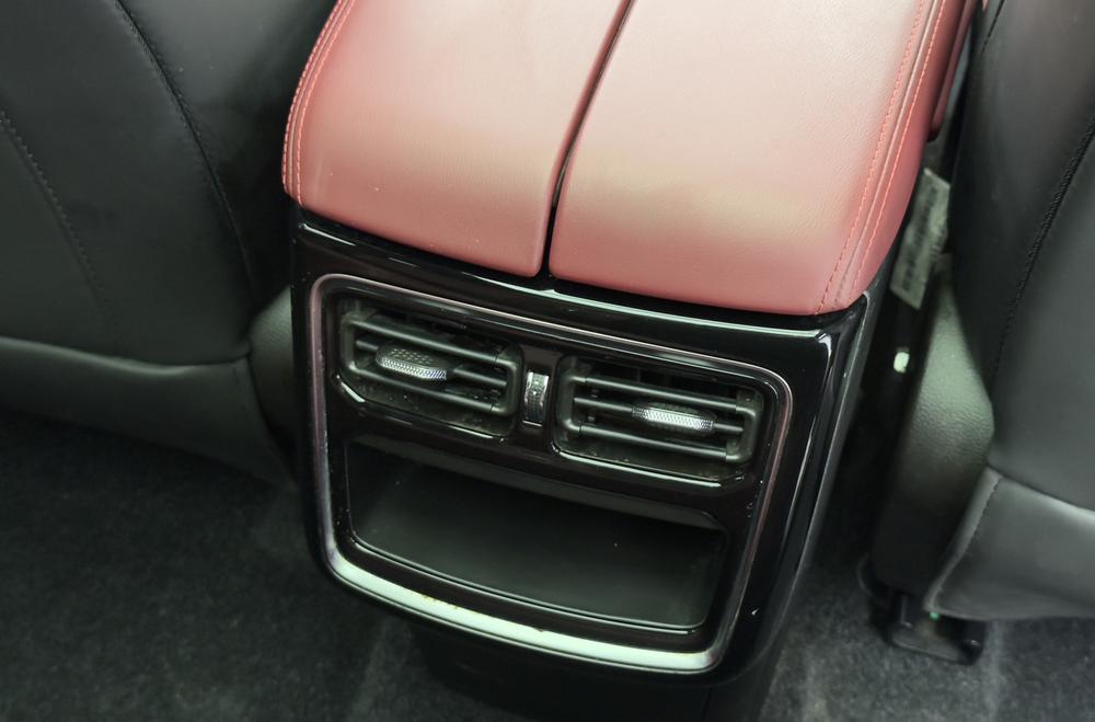 Jetour X70 PLUS 2023 #8 Jetour X70 PLUS 2023 car image #8