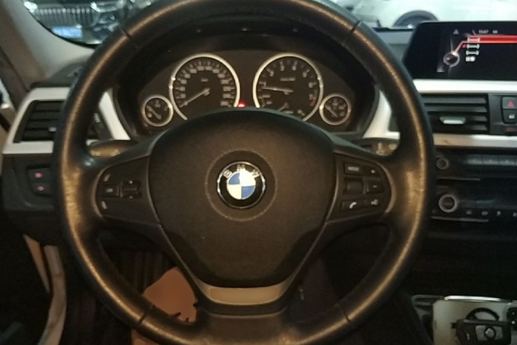 BMW 3 Series 2016 #11 BMW 3 Series 2016 car image #11