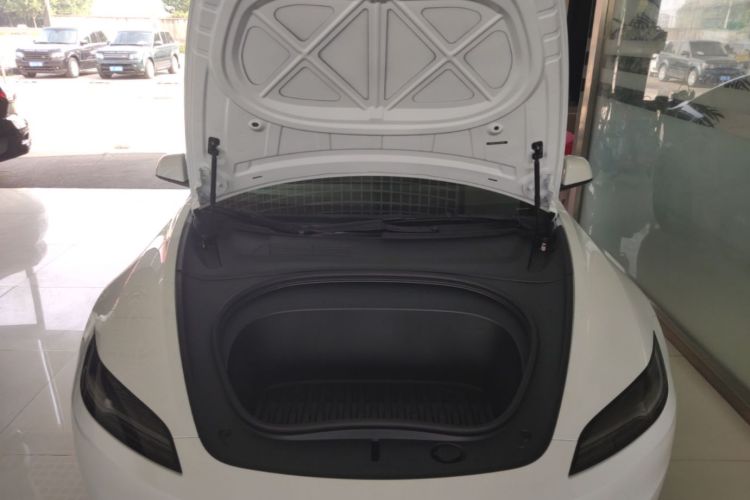 Tesla Model 3 2026 car image #20