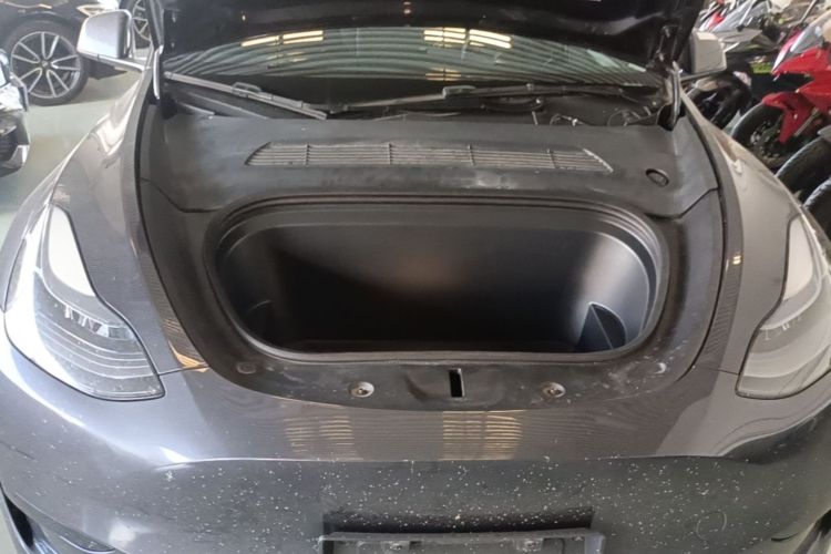 Tesla Model Y 2024 #20 Tesla Model Y 2024 car image #20