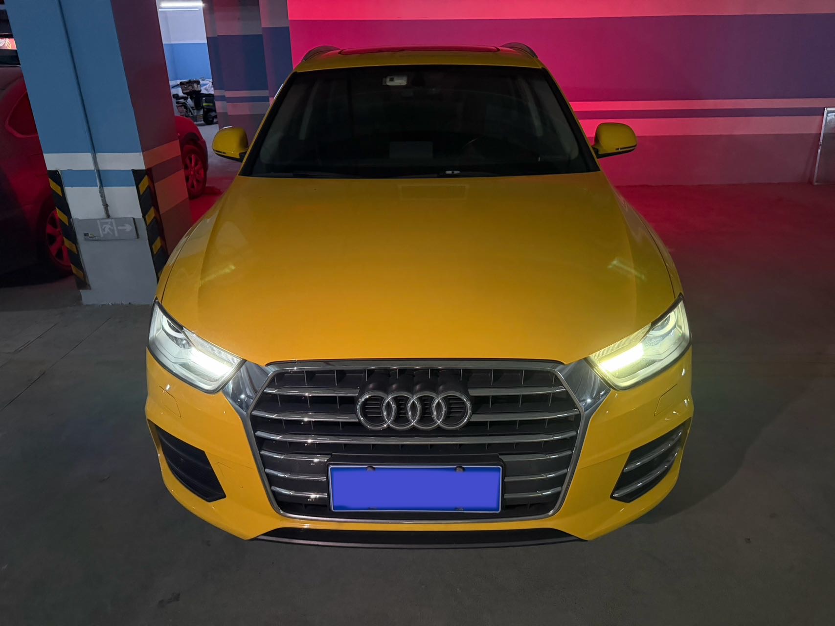 Audi Q3 2016 car image #2