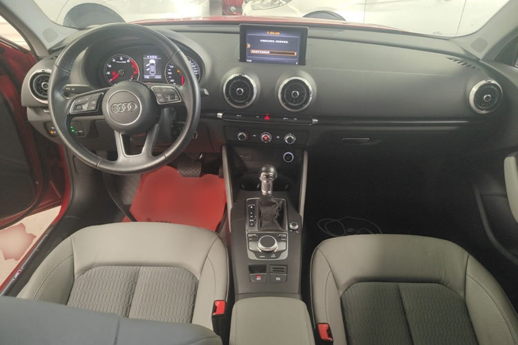 Audi A3 2018 car image #11