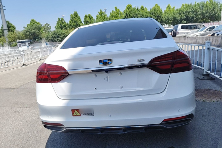 GEELY Emgrand 2019 #4 GEELY Emgrand 2019 car image #4