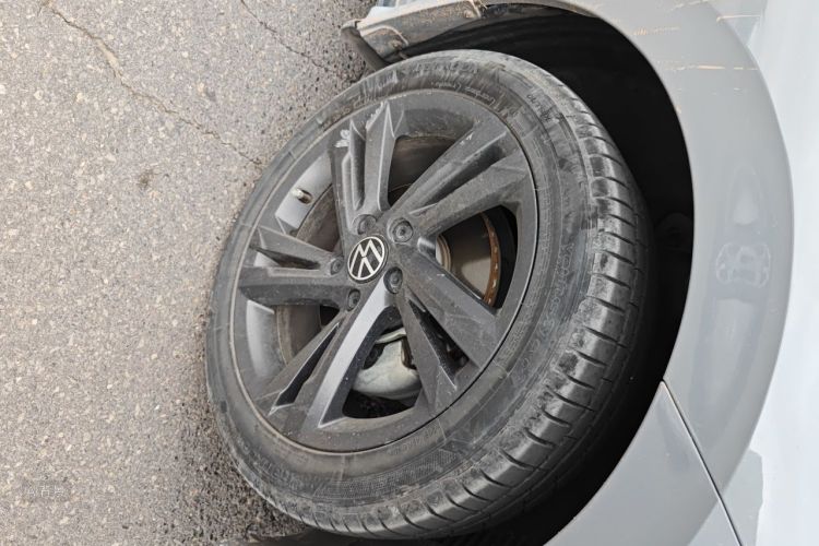 Volkswagen Golf 2022 car image #9