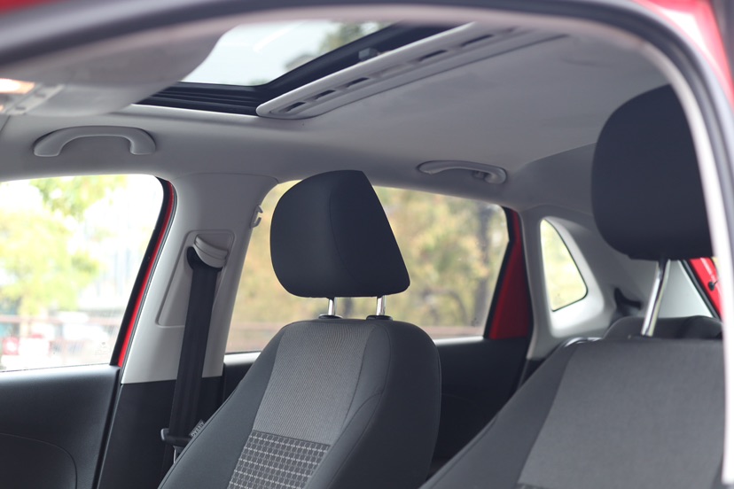 Volkswagen Polo 2018 car image #18