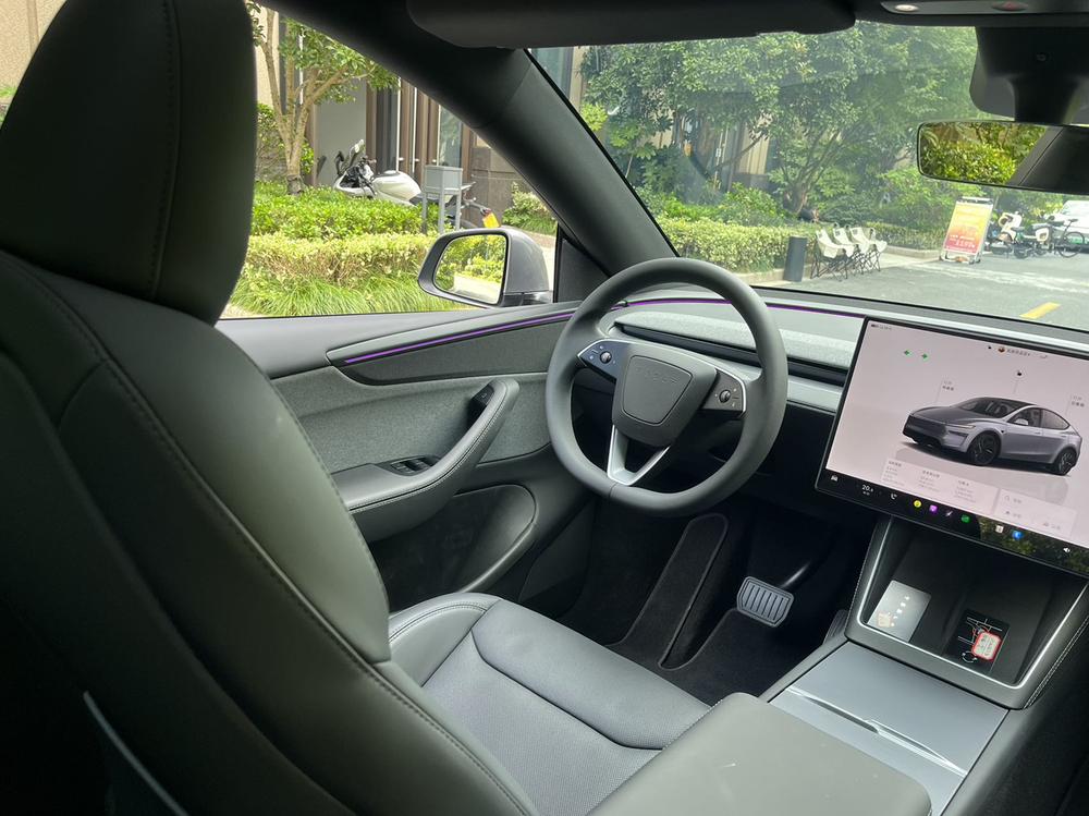 Tesla Model Y 2026 #12 Tesla Model Y 2026 car image #12