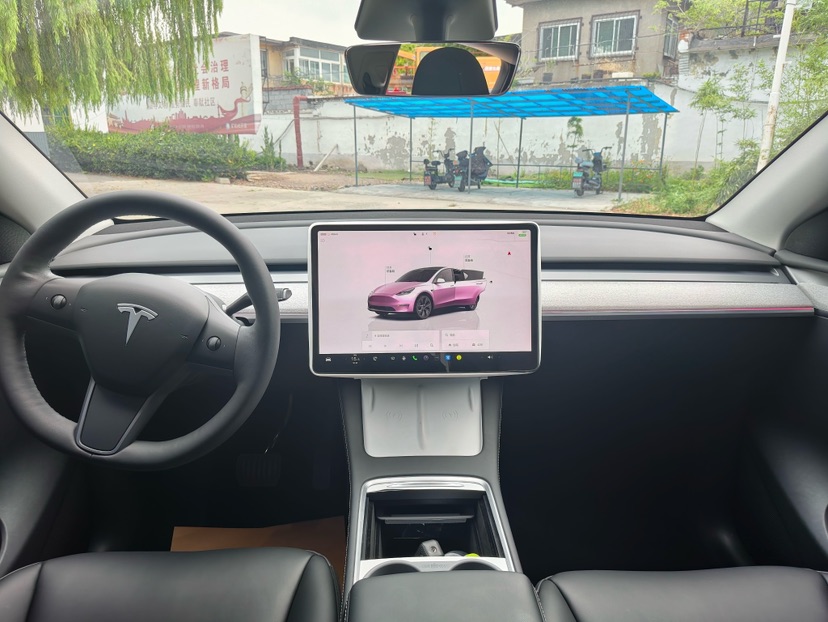 Tesla Model Y 2023 car image #8