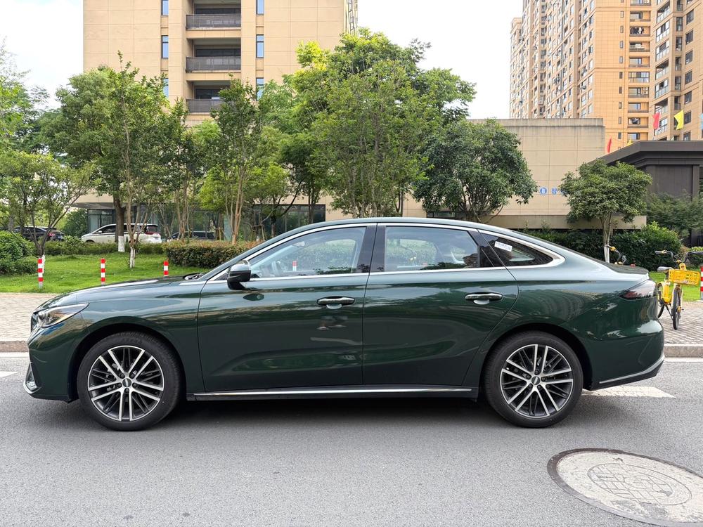 GEELY Emgrand 2025 #4 GEELY Emgrand 2025 car image #4