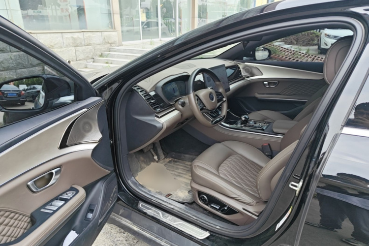 BYD Han 2023 #16 BYD Han 2023 car image #16