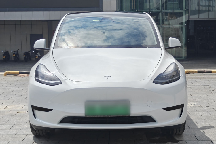 Tesla Model Y 2024 car image #3
