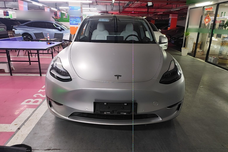 Tesla Model Y 2023 car image #3
