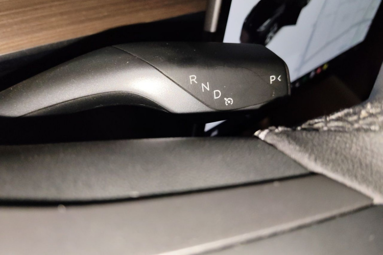 Tesla Model Y 2021 #18 Tesla Model Y 2021 car image #18