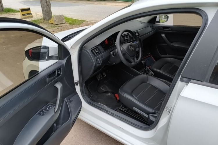 Volkswagen Santana 2019 car image #12